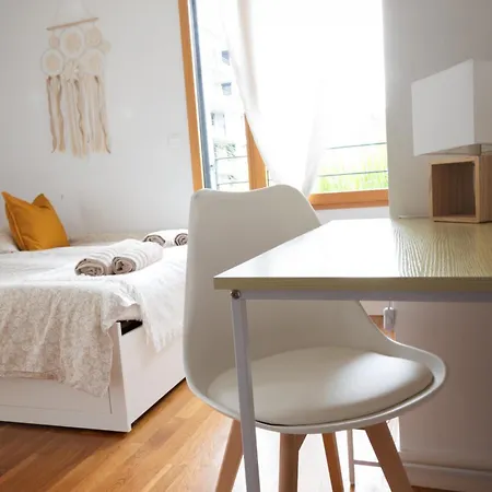 Le Joliot Curie 4-6 Pers A - Eurexpo - Ldlc Arena - Groupama Stadium - Eurexpo - 15mn Apartment